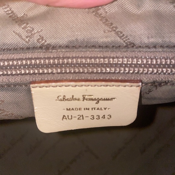 Authentic Salvatore Ferragamo shoulder bag - Picture 6 of 6
